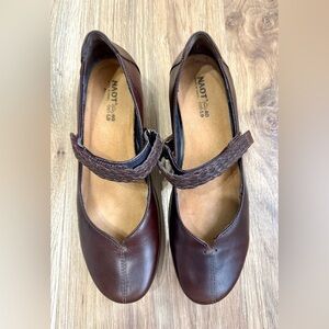 Naot Leather Mary Jane Comfort Heels
Brown Size 40 (US 9) LNC